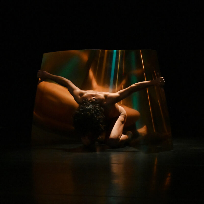 Scene fra Everything Brings Us Back to the Body